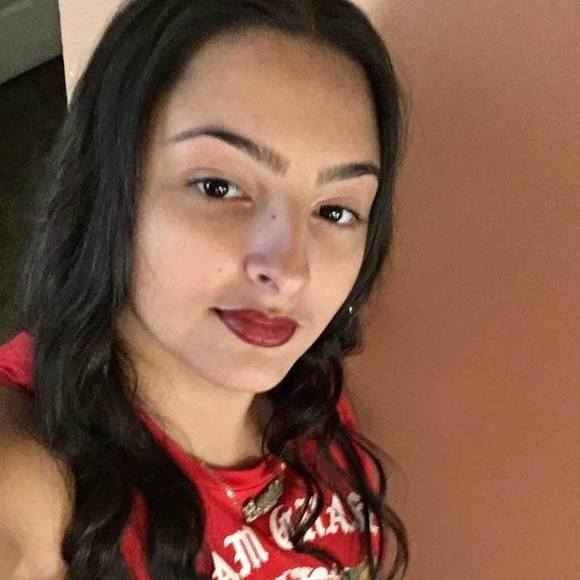 Meet your Posher, Anahi - Picture 1 of 1